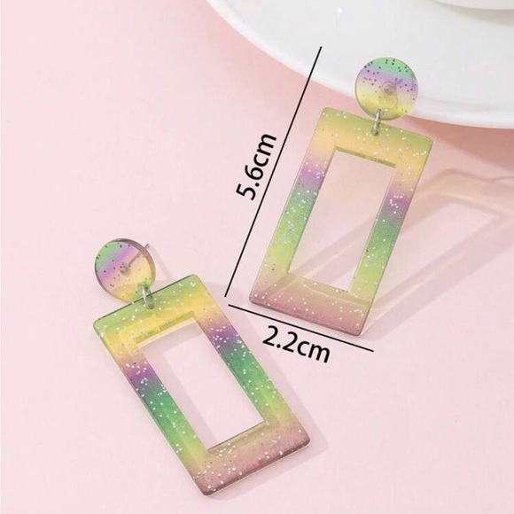 Gradient Rectangular Earrings - Picture 2 of 3